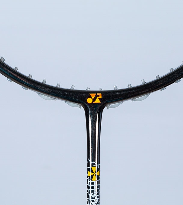 Picture of YOUNG PLUS 18 Badminton Racket
