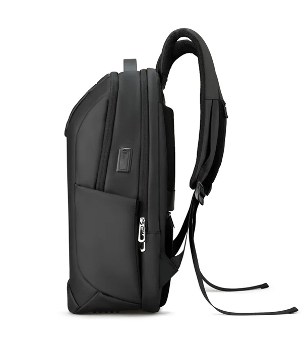 MR9111X Black Backpack. USB charging port, padded strap. For 15.6" laptop and tablet