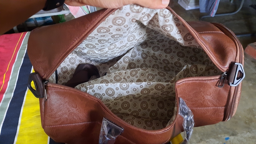 Picture of PU Leather Travel & Gym Bags for Both Men And Women Sports and Gym Bag - 16/8 inch Black Color /Fitness Gym Bag /Mountain 18 Litter Duffel Bag / PU leather  Gym Bag for Men and Women -MY SHOPEE BD