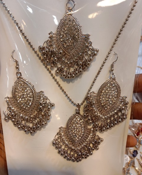 Picture of Fashioned necklace for women