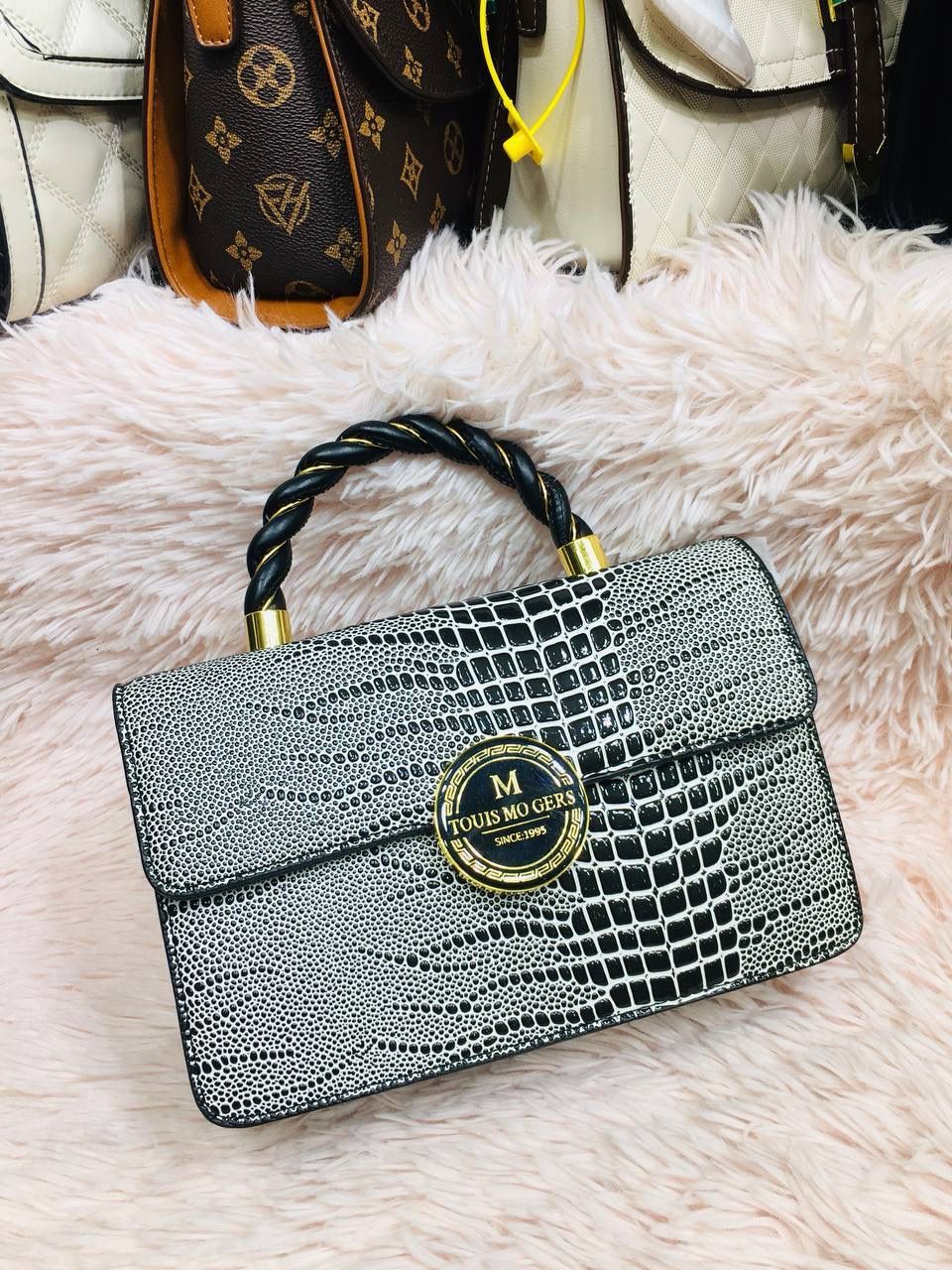 Picture of Most Beauutiful Hand Bag For Girls and Women 