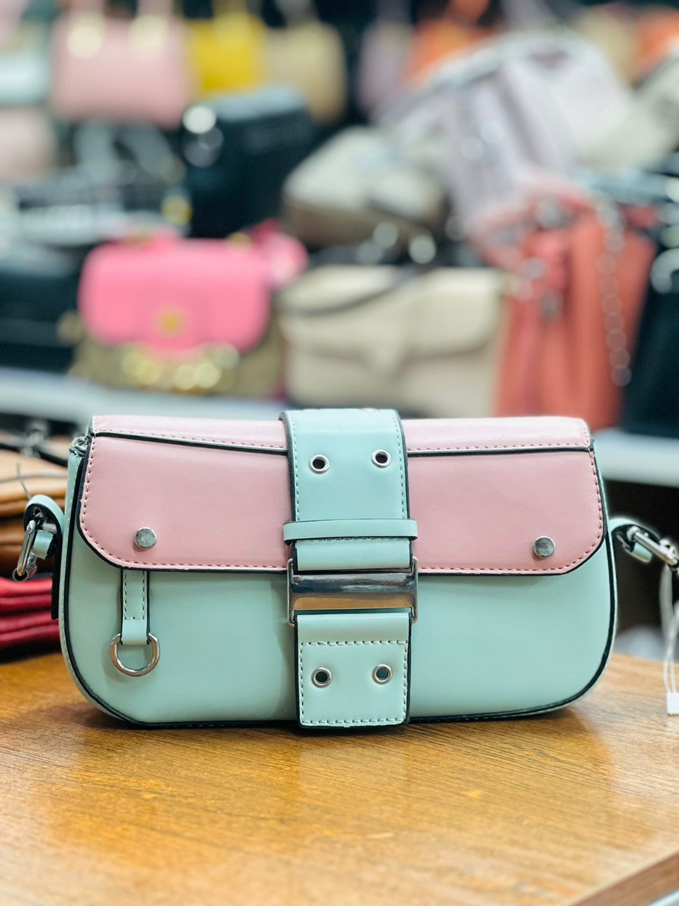 Picture of Most Qualityfull Bag ,Best Leather Based Bag For Girls and Women