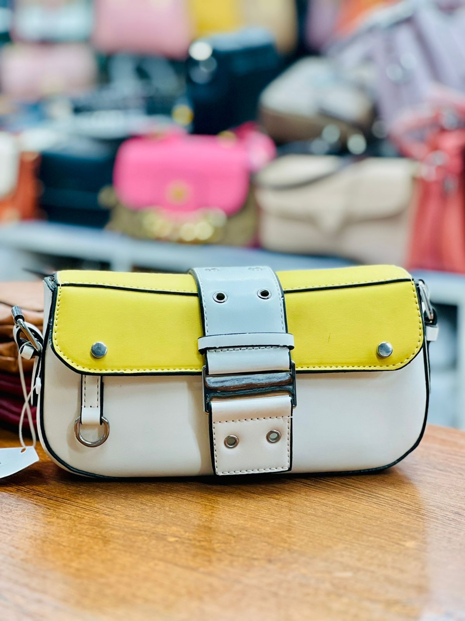 Picture of Most Qualityfull Bag ,Best Leather Based Bag For Girls and Women