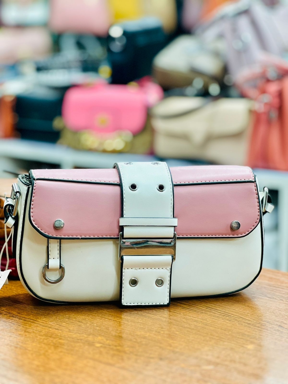 Picture of Most Qualityfull Bag ,Best Leather Based Bag For Girls and Women