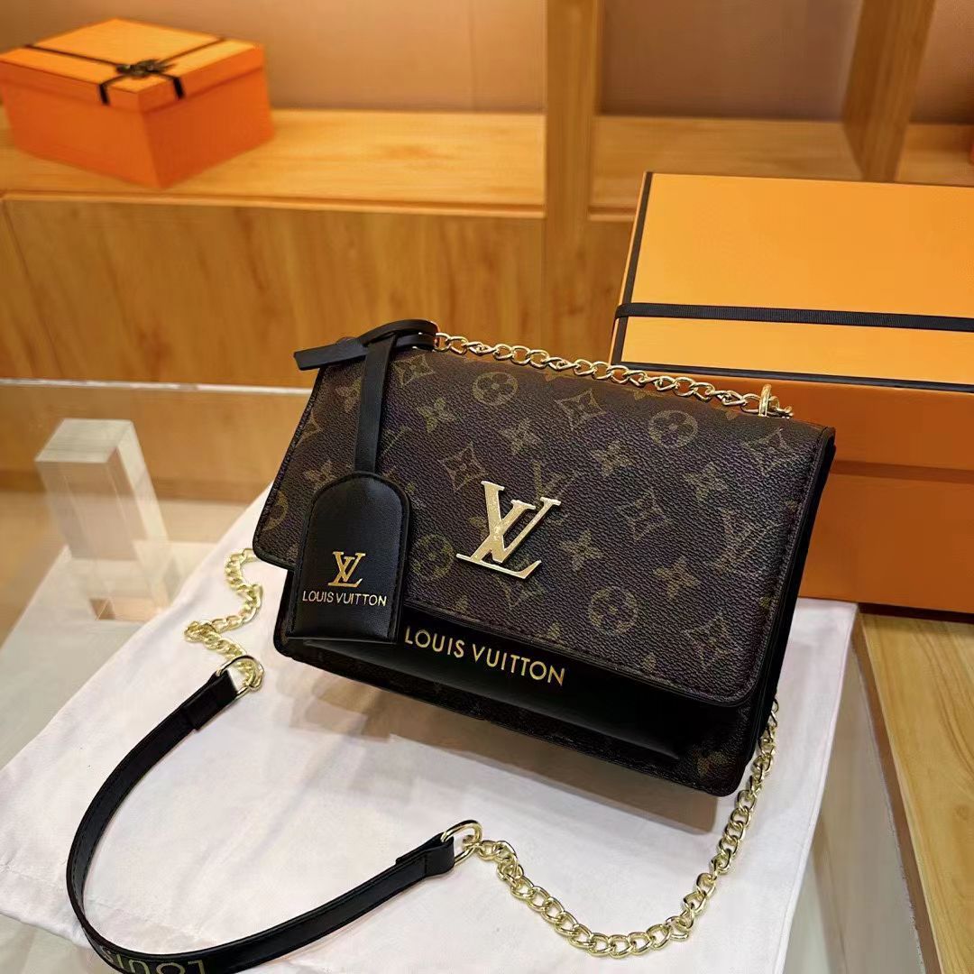 Picture of Best Leather Based ,Easy To Use Bag  For Girls and Women 