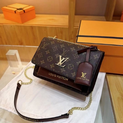 Picture of Best Leather Based ,Easy To Use Bag  For Girls and Women 