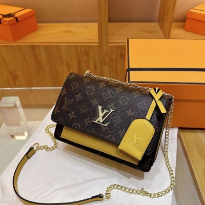 Picture of Best Leather Based ,Easy To Use Bag  For Girls and Women 