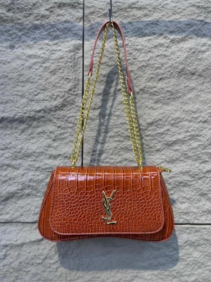 Picture of Best Leather Based ,Easy To Use Bag  For Girls and Women 