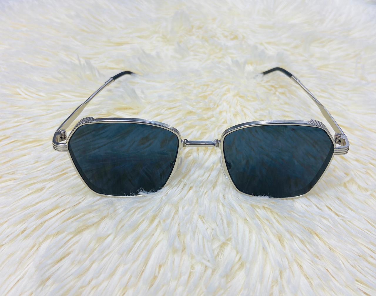 Picture of Men's Fashionable Sunglass 