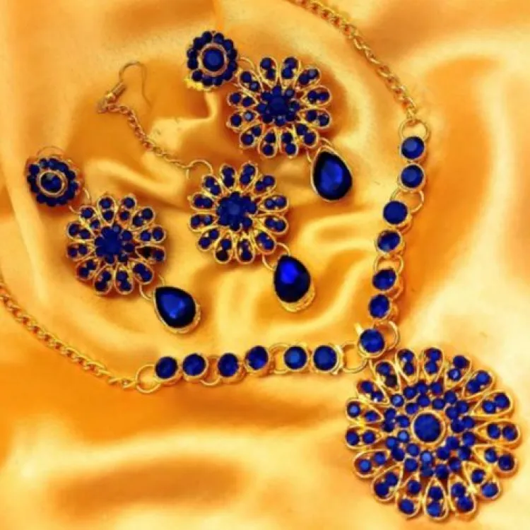 Picture of Mirror Metal Long Necklace Set for Women