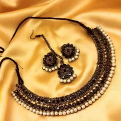 Picture of Unique Design Metal Necklace Full Set for Women