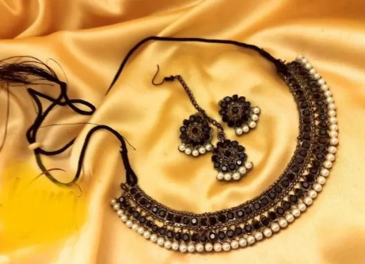 Picture of Unique Design Metal Necklace Full Set for Women