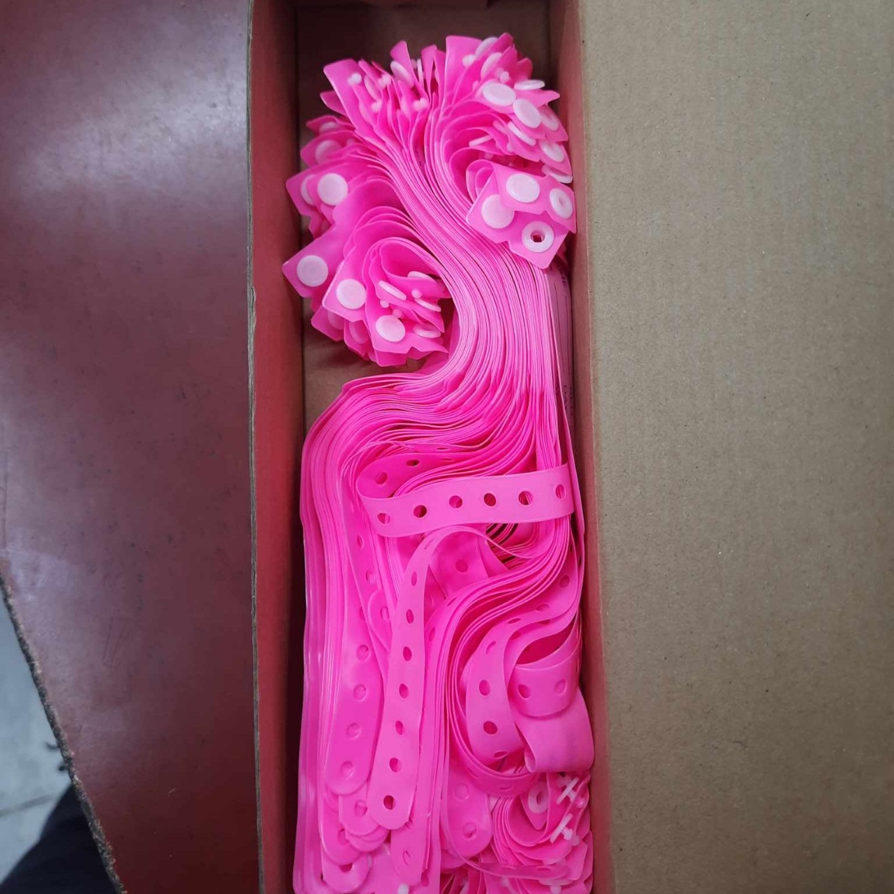 Picture of Pink Adult Identification Band, For Hospital, Packaging Type: Packets