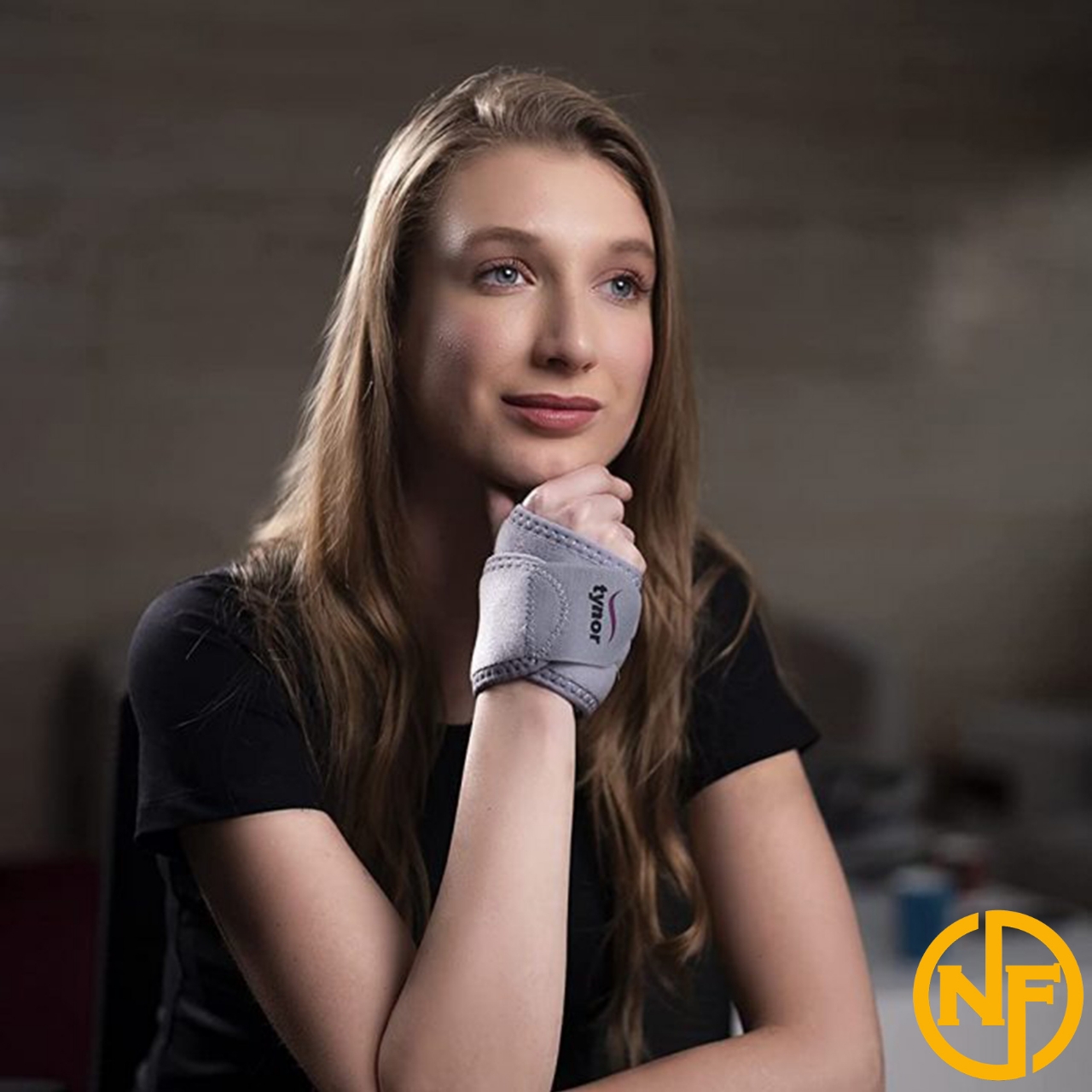 Picture of TYNOR WRIST BRACE WITH THUMB, GREY, 1 UNIT