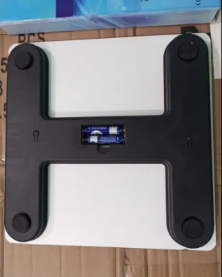 Picture of মানুষের শরীরের ওজনের জন্য ঘরের তাপমাত্রা প্রদর্শন সহ ডিজিটাল ওয়েটিং মেশিন (বিভিন্ন রঙের) - weight machine