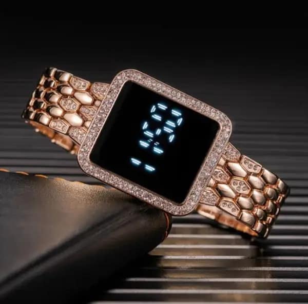 Picture of Luxury Ladies Watch Fashion and stylish For Girls/Ladies