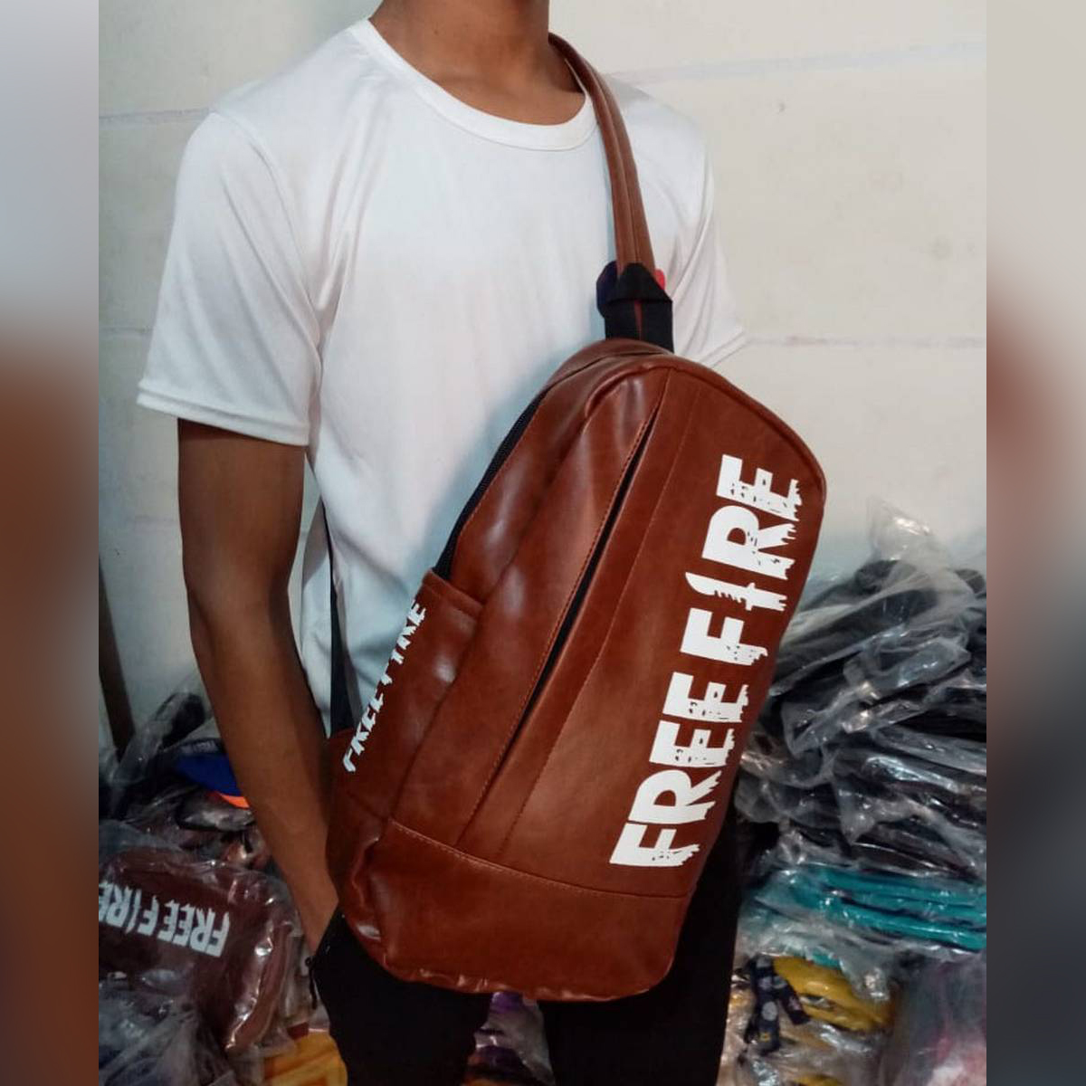 Picture of Man cross body Lather bag