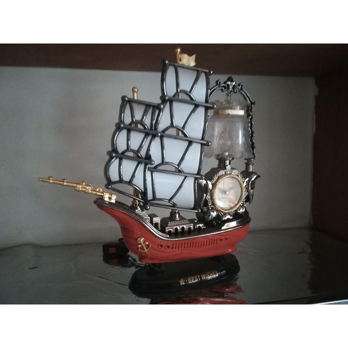 Picture of Showpiece Watch With Light