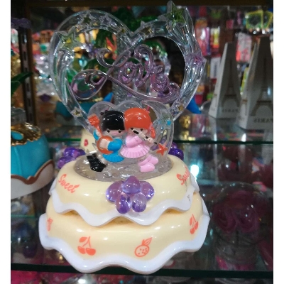 Picture of Beautiful flower gift showpiece