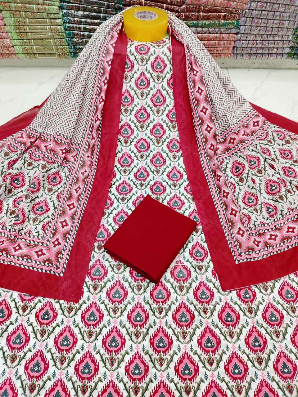 Picture of Premium Quality Unstitched Three Piece Shalwar Kameez With Latest Design