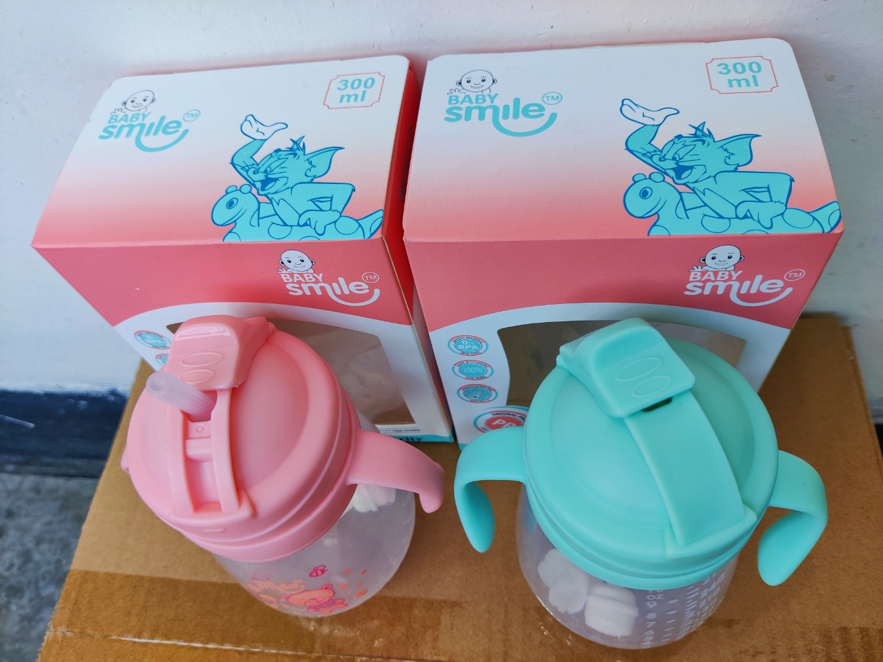 Picture of 1PCS Baby Mumpot Waterbottle Smile Baby Drinking Water Pot With Straw & Pipe 300Ml Multicolor Available