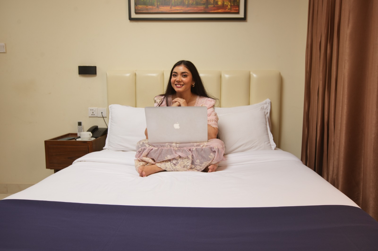 Buy Deluxe Couple Bed Online