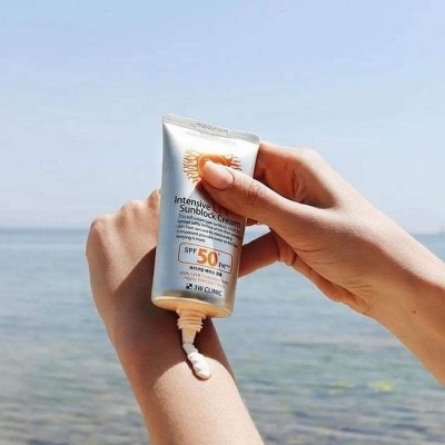 Picture of 3W Clinic Intensive UV Sunblock Cream SPF50+ PA+++ 70ml