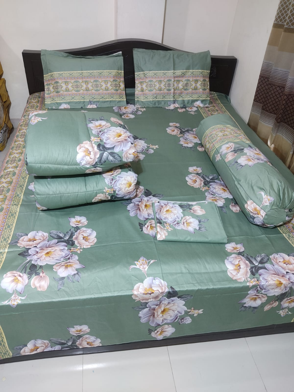 Picture of Premium Quality Twill  Fabric Comforter set 5 in 1