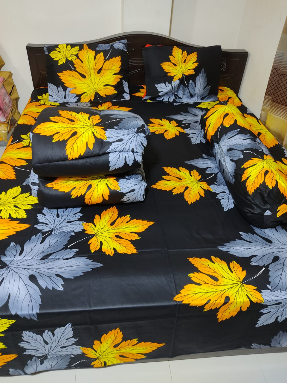 Picture of Premium Quality Twill  Fabric Comforter set 5 in 1