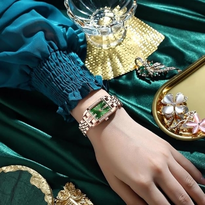 Picture of POEDAGAR 365 Luxury Quartz Movement Watch For Women