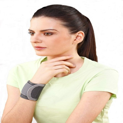 Picture of Tynor Wrist Brace with Double Lock-E05