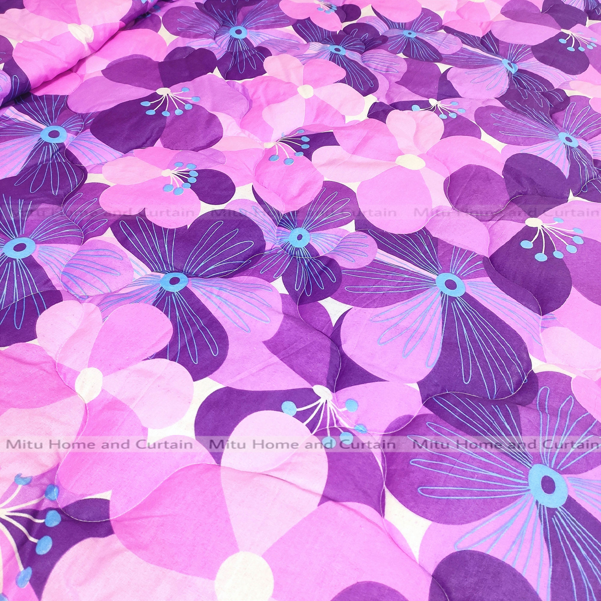 Buy Comforter for Winter King size Exclusive Comforter with Mix Cotton fabric (2.2-2.5Kg) 84*90 inch European cube style (1pcs Box) White , Red , Pink , Blue at Best Price In Bangladesh