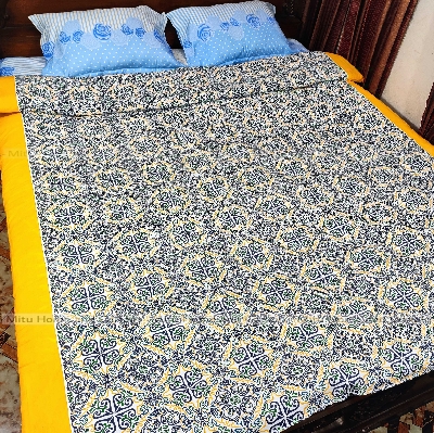Buy Comforter for Winter King size Exclusive Comforter with Full Cotton fabric (2.6-3kg) 84*90 inch European cube style (1pcs Box) White , Red , Pink , Blue at Best Price In Bangladesh