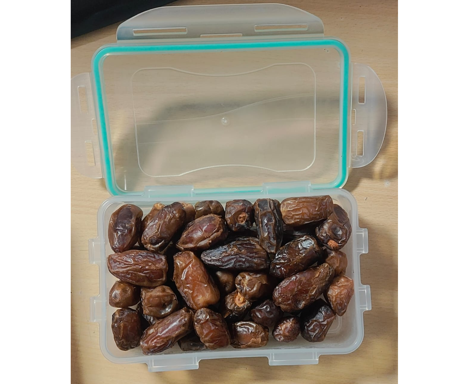 Buy Dates Medjool Delight 500gm Box (Free RFL Lock Rectangular Container) Online at Best Price