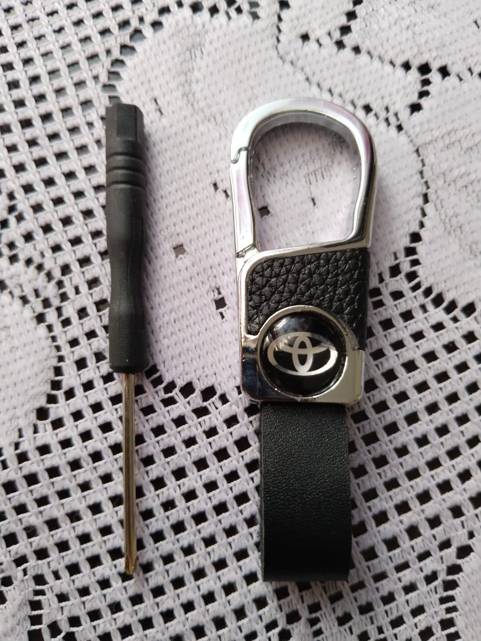 Picture of Leather Zinc Alloy Key Chain For Toyota - Key Ring