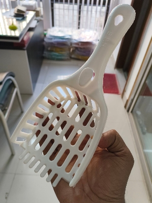 Picture of Plastic Cat Litter Scoop Pet Care Sand Waste Scooper Shovel Hollow Litter Scoop Shovel Deep Scoop Shovel Reptile Litter Cleaner Scoop for Sifting Kitty Cats Litter Big Hole