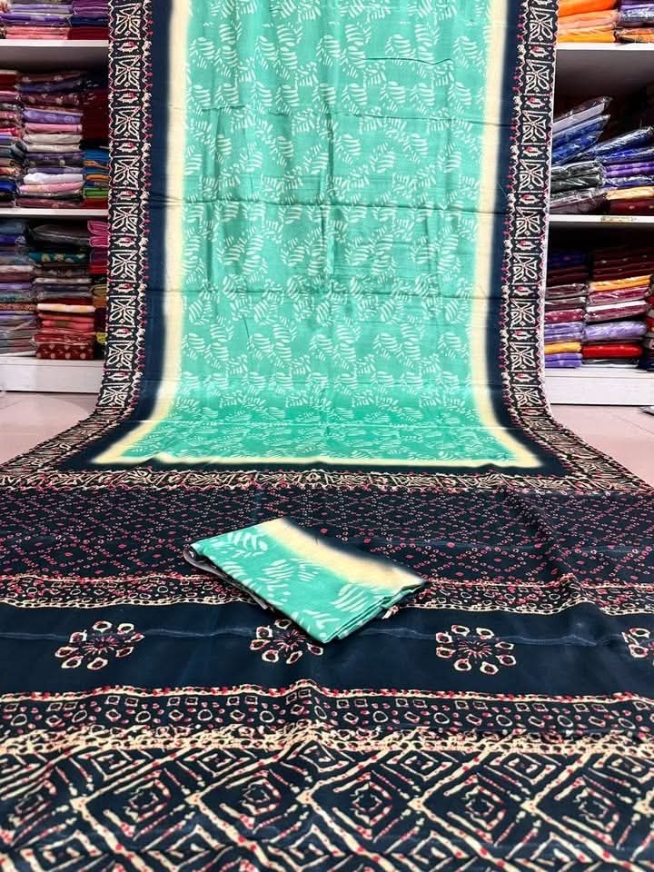 Picture of সিল্ক বাটিক শাড়ী  ব্লাউস পিচ্ সহ - Silk Batik Saree with Blouse Piece