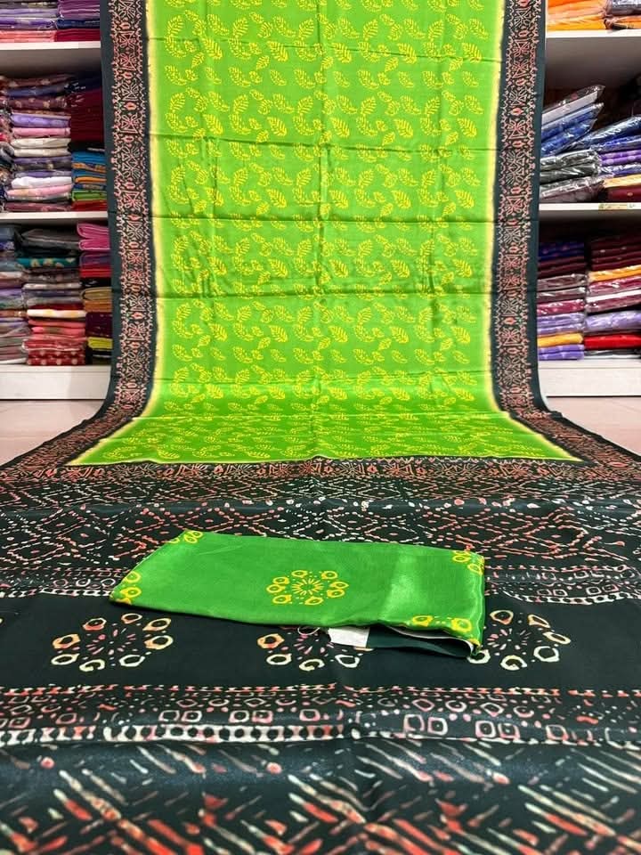 Picture of সিল্ক বাটিক শাড়ী  ব্লাউস পিচ্ সহ - Silk Batik Saree with Blouse Piece