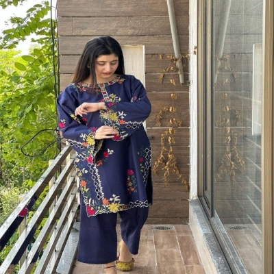 Picture of Embroidary Lilen Kurti Set 2peace (ku-02)