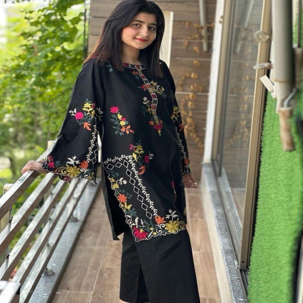 Picture of Embroidary Lilen Kurti Set 2peace (bk-03)