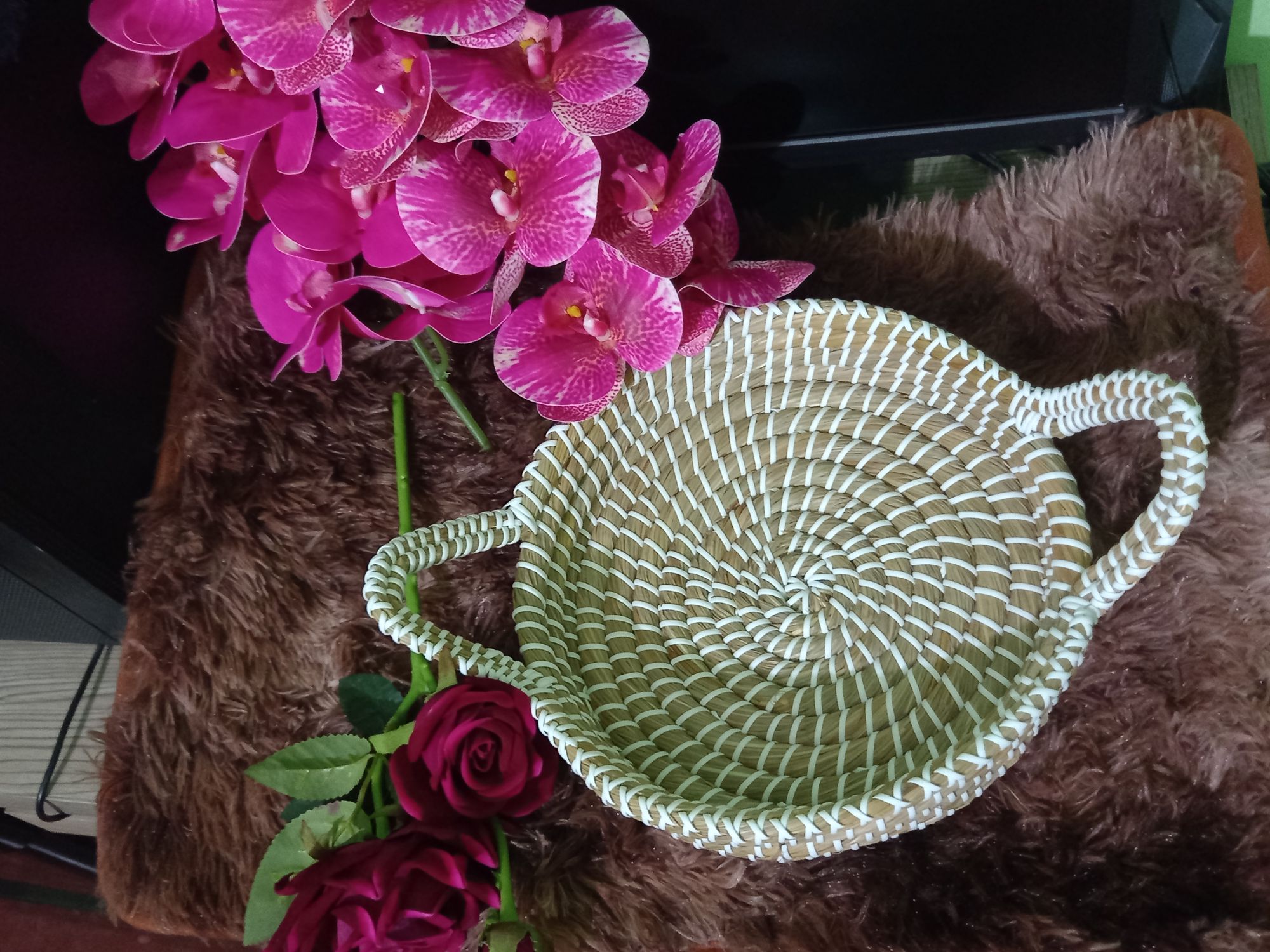 Buy  শঁখের শৌখিন ঝুড়ি ঐতিহ্যগত শন পাতার ঘর সাজানোর অনন্য উপাদান  at Best Prices in Bangladesh