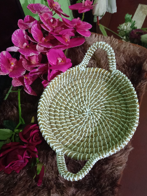 Buy  শঁখের শৌখিন ঝুড়ি ঐতিহ্যগত শন পাতার ঘর সাজানোর অনন্য উপাদান  at Best Prices in Bangladesh