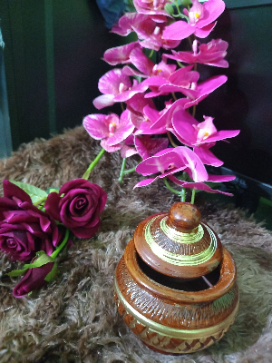 Buy  শঁখের হাড়ি ঐতিহ্যগত ঘর সাজানোর জন্য অসাধারন উপাদান   at Best Prices in Bangladesh