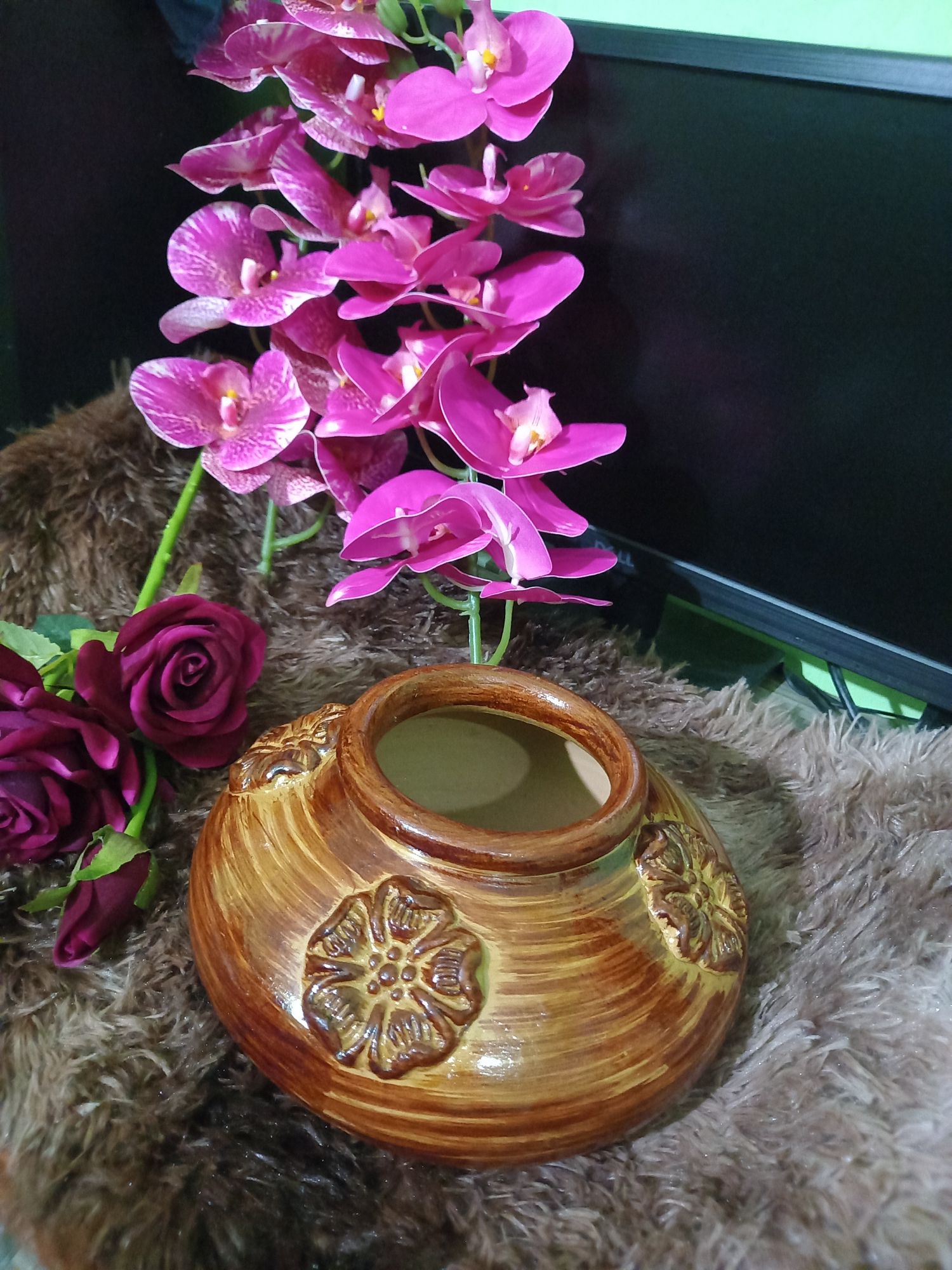 Buy    শৌখিন শঁখের হাড়ি এঁটেল মাটির ঘর সাজানোর অনন্যা বড় সাইজ  at Best Prices in Bangladesh