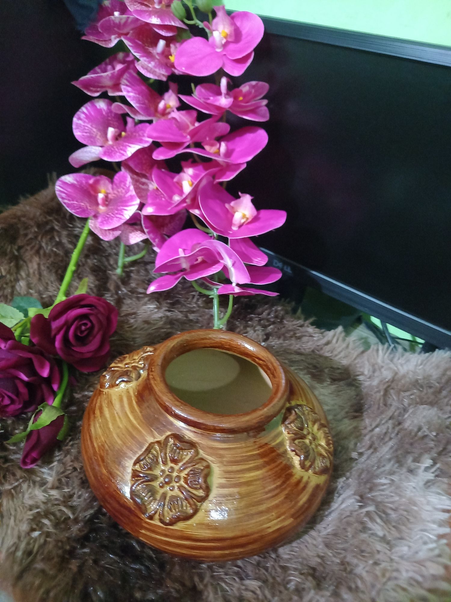 Buy    শৌখিন শঁখের হাড়ি এঁটেল মাটির ঘর সাজানোর অনন্যা বড় সাইজ  at Best Prices in Bangladesh