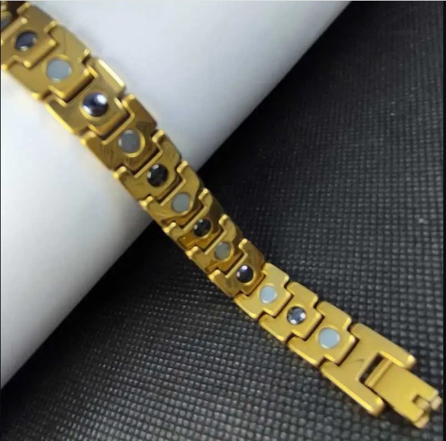 Picture of Golden Curved Ceramic Bracelet