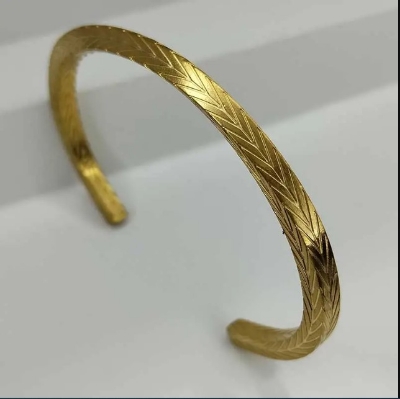 Picture of 316L Stainless Steel Long Arrow Bracelet – Golden