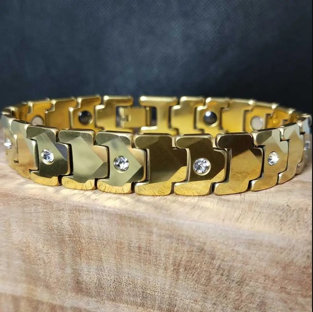 Picture of Golden Diamond Cut Stone Ceramic Bracelet