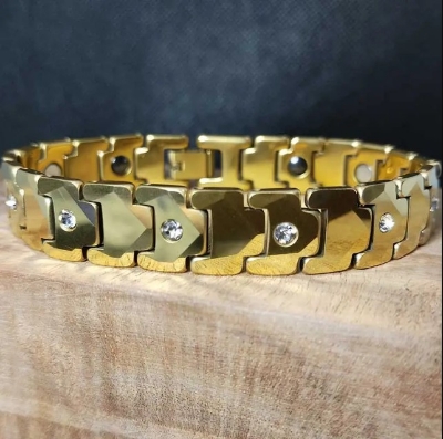Picture of Golden Diamond Cut Stone Ceramic Bracelet