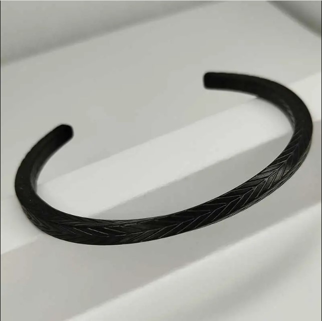 Picture of 316L Stainless Steel Long Arrow Bracelet – Black